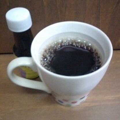 ２杯目。ジイさんが先にコーヒー淹れてくれてたので～＾ｍ＾
例のお買い得パック、瓶入と詰め替えの袋入がセットになって１本分の値段で売ってたのヨ♪